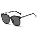 [11436] PL-H023 Kacamata Hitam Wanita Frame Model Rantai Logam Plastik Oversized Women Sunglasses Chain Frame Mode Fashion Ootd Style (PL-H023-Black/Black)